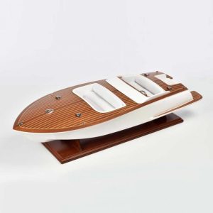 Lancha Bellezza 1612.  1:10 - Amati